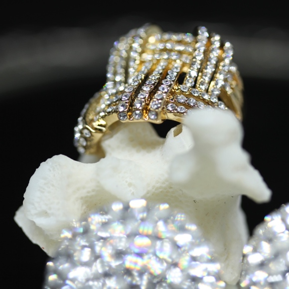18k Gold Dipped Swarovski Statement Ring - Picture 5 of 8